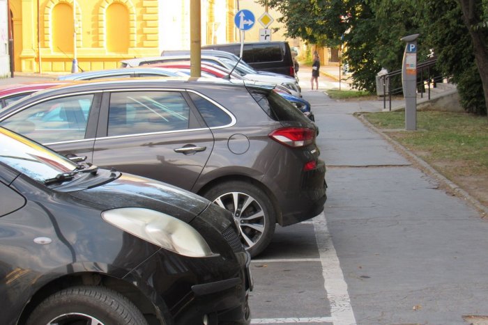 Ilustračný obrázok k článku V Trenčíne obnovujú parkovacie miesta: PREHĽAD ulíc, ktorých sa to týka