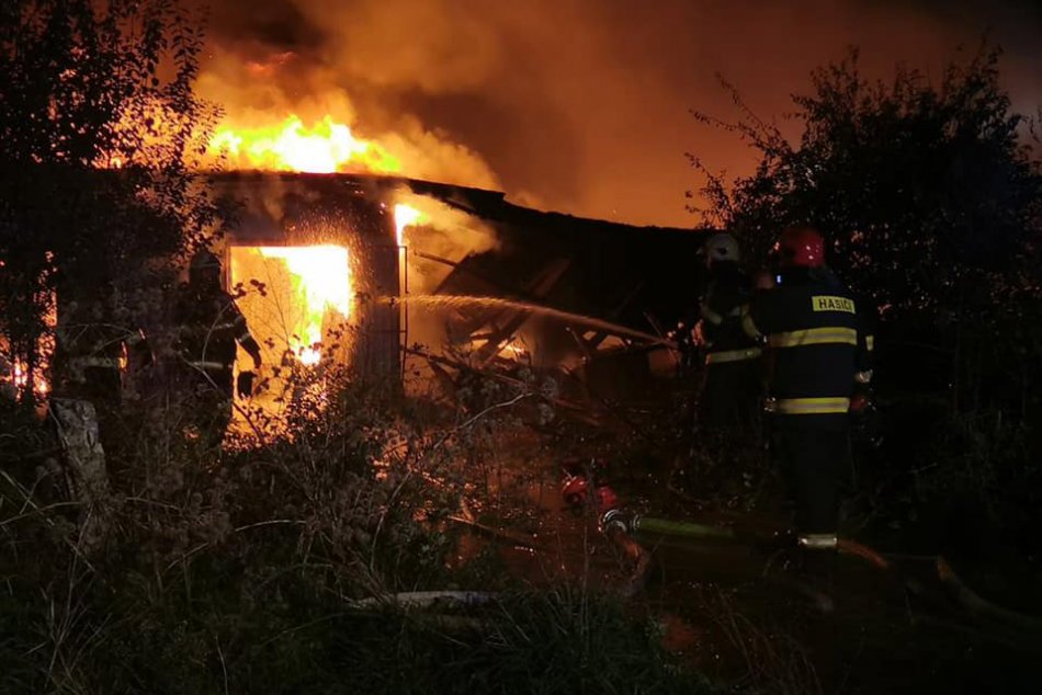Ilustračný obrázok k článku Tragická noc v Dúbravke: Pri požiari zahynuli dvaja ľudia, FOTO