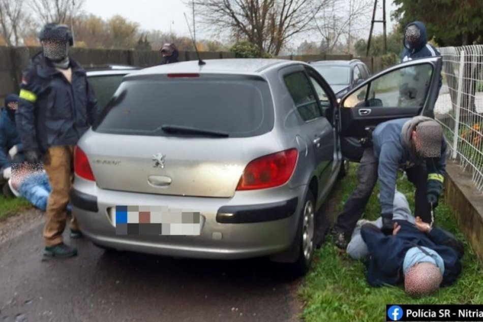 Ilustračný obrázok k článku Polícia zasahovala v Žitavanoch: Muž skončil za drogy za mrežami, FOTO