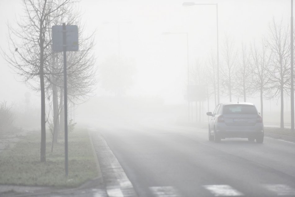 Ilustračný obrázok k článku Nebezpečenstvo pre dopravu: Dávajte si pozor na hmlu!