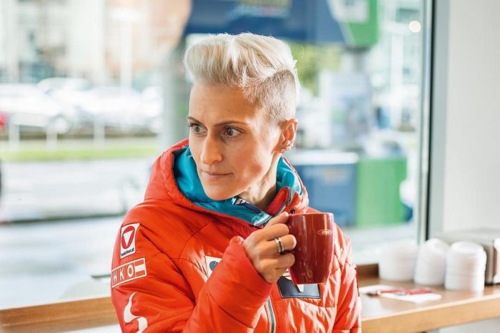 Ilustračný obrázok k článku Je to vôbec šport pre ŽENY? Pri tréningu si blondínka roztrhla SLEZINU! FOTO