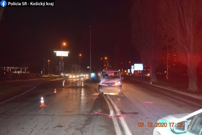 Ilustračný obrázok k článku Vážna nehoda na Slaneckej ceste: Dodávka zrazila chodkyňu