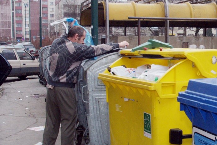 Ilustračný obrázok k článku Počas Vianoc sa menia termíny zberu odpadov: Mesto žiada Bystričanov o TOTO