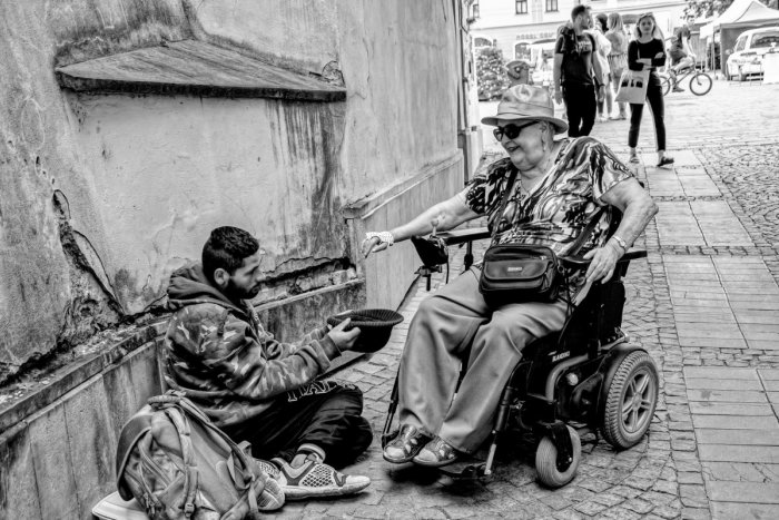 Ilustračný obrázok k článku Umenie prežiť: Unikátne fotografie zachytávajú, ako nám pandémia vstupuje do životov+ FOTO