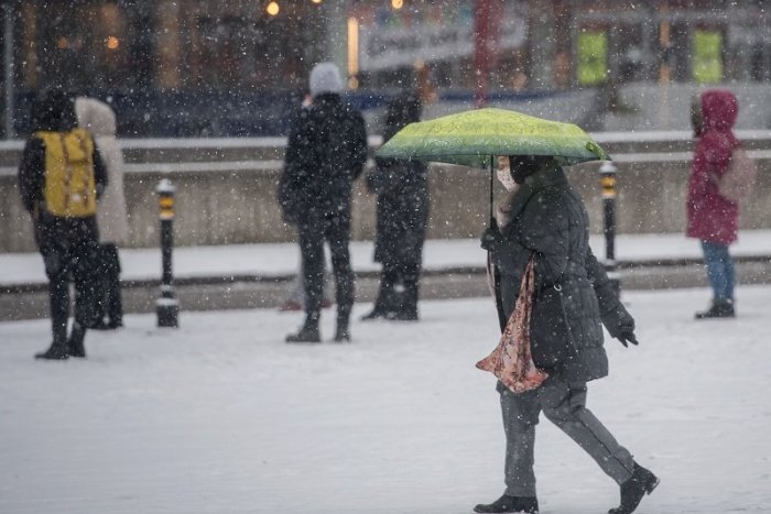 Ilustračný obrázok k článku Studený front prinesie sneženie a dážď. Kde treba počítať najmä so snehom?
