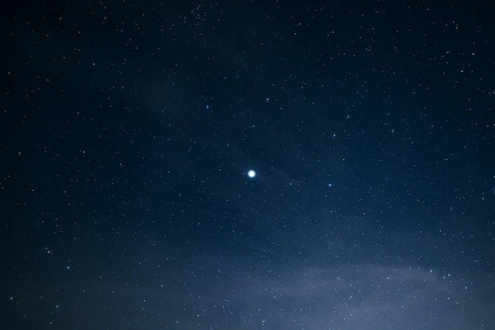 Ilustračný obrázok k článku Na oblohe sa objaví vzácna „Vianočná hviezda,“ prvýkrát za 800 rokov + PREDPOVEĎ