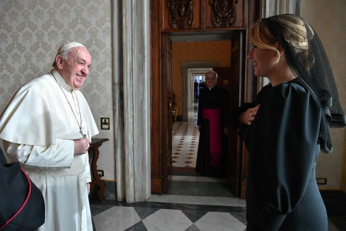 Ilustračný obrázok k článku Čaputová sa stretla s pápežom Františkom: Aký dar mu odniesla a čo nám odkazuje?