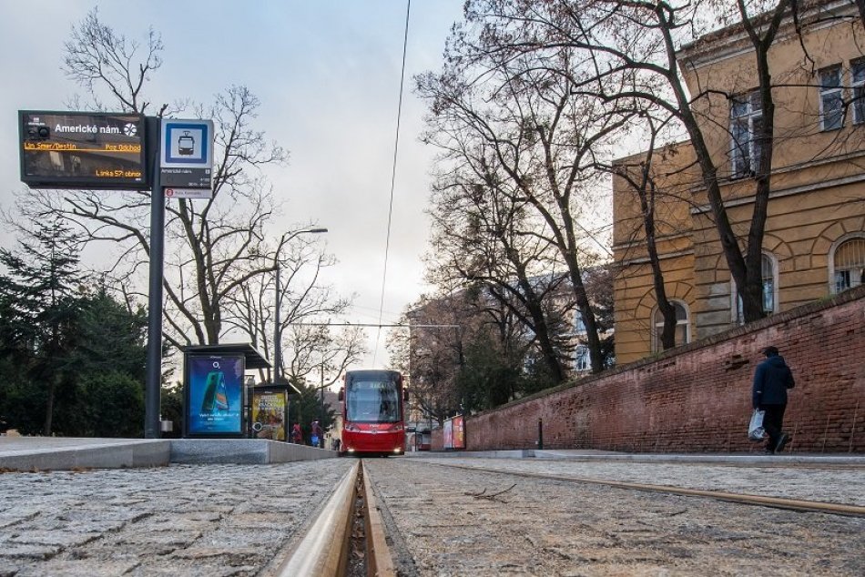 Ilustračný obrázok k článku Bez bariér a bilbordov: Na trať pri Americkom námestí sa vrátili električky