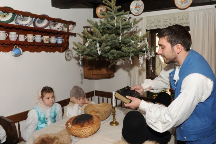 Ilustračný obrázok k článku Vianoce v príbytkoch našich predkov: Nechýbali magické zvyky a tradície