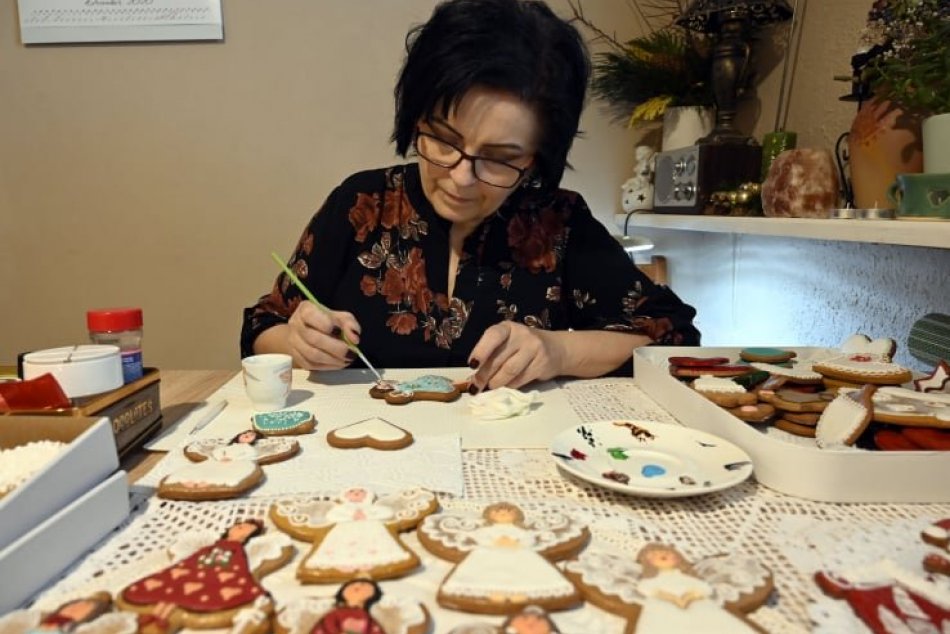 Ilustračný obrázok k článku Výtvarníčka Marianna Chvastová zdobí medovníky už skoro 20 rokov, FOTO