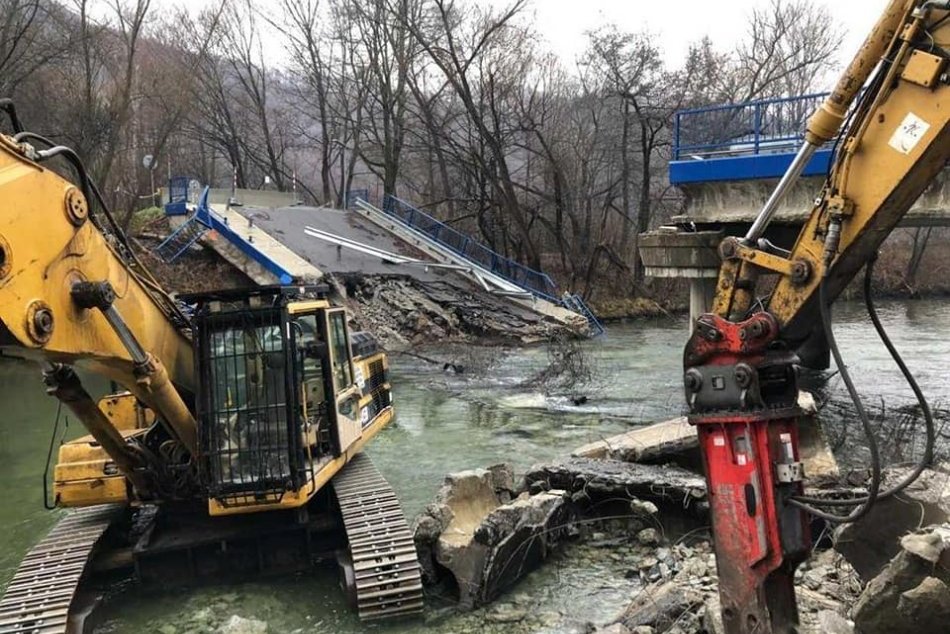 Ilustračný obrázok k článku Búracie práce na moste v Kysaku finišujú. Kedy sa urobí nové premostenie? FOTO