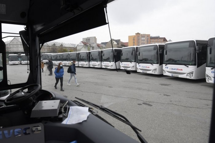 Ilustračný obrázok k článku O cestovanie je nižší záujem: Autobusy prejdú na prázdninový aj sviatočný režim