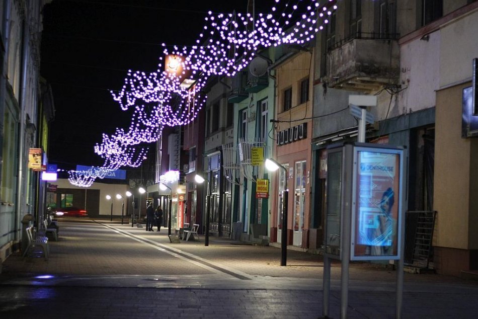Ilustračný obrázok k článku Sviatočná atmosféra v Michalovciach, vydajte sa s nami za vianočnými svetielkami