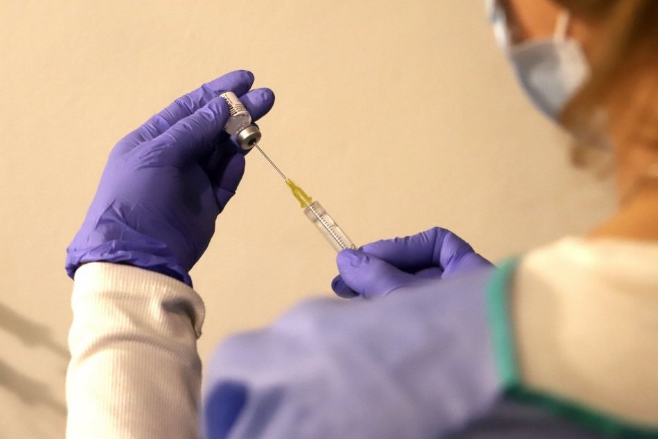 Ilustračný obrázok k článku Očkovanie proti COVID-19 bez registrácie ponúka 7 nemocníc v Žilinskom kraji