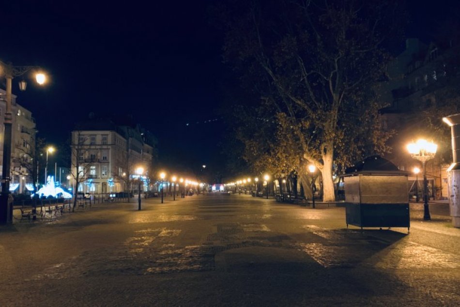 Ilustračný obrázok k článku SÚHRN sprísnených opatrení, s ktorými vstupujeme do roka 2021