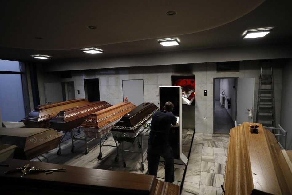 Ilustračný obrázok k článku Situácia je kritická: Novozámocké krematórium pozastavilo príjem zosnulých