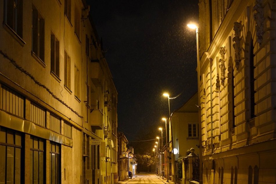 Ilustračný obrázok k článku Vysoké ceny energií zatriasli aj mestskou kasou: Vypne Nitra verejné osvetlenie?