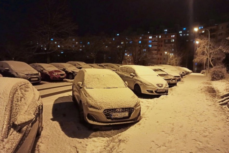 Ilustračný obrázok k článku Pripravte sa na SNEŽENIE a poľadovicu: V Nitrianskom kraji má napadnúť 10 cm snehu