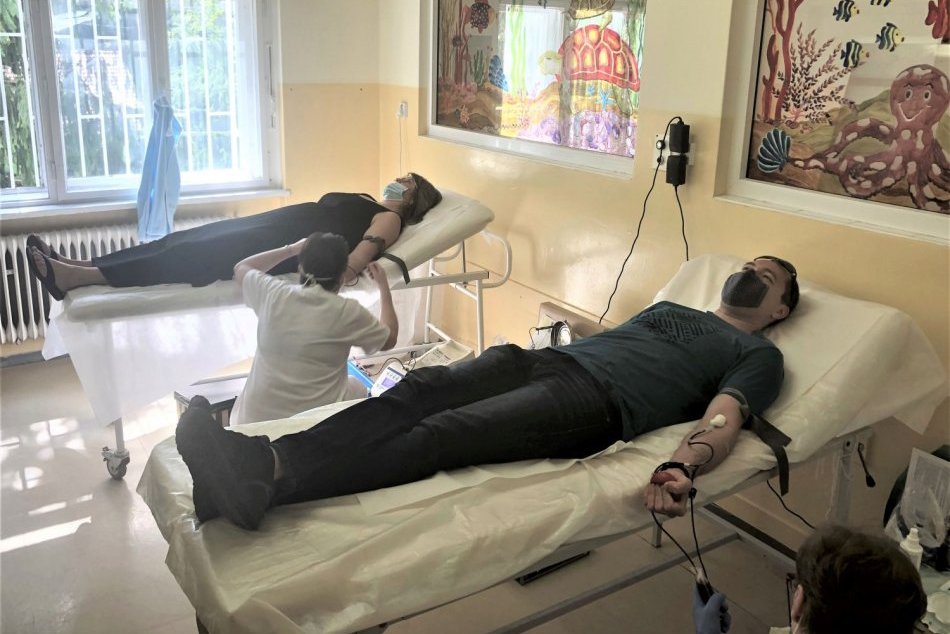 Ilustračný obrázok k článku Zlatomoravčania ukázali veľké srdce: V nemocnici darovali desiatky litrov krvi