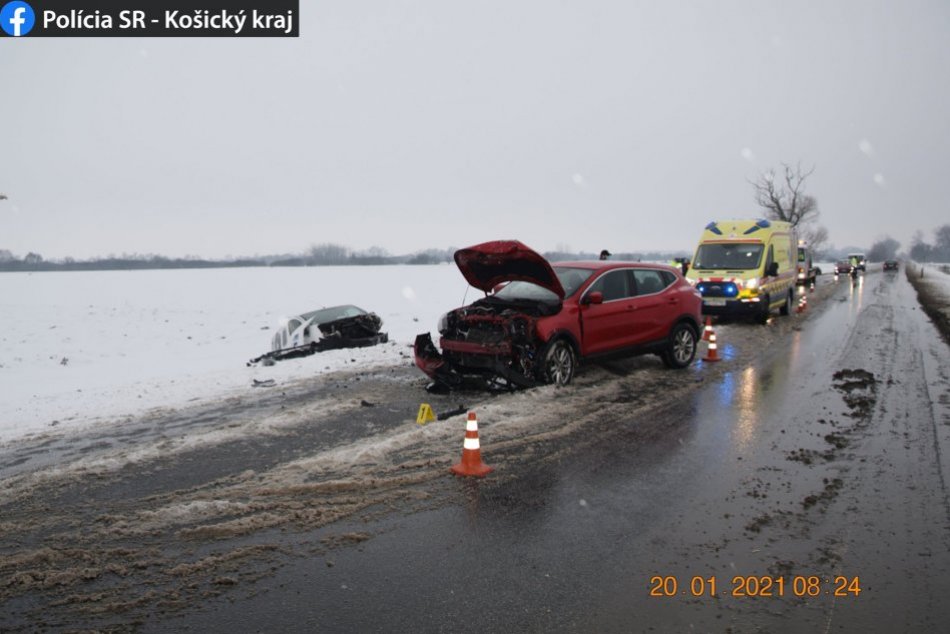 Ilustračný obrázok k článku Hrozivá zrážka áut zo Zalužíc do Michaloviec, zranili sa aj vodiči