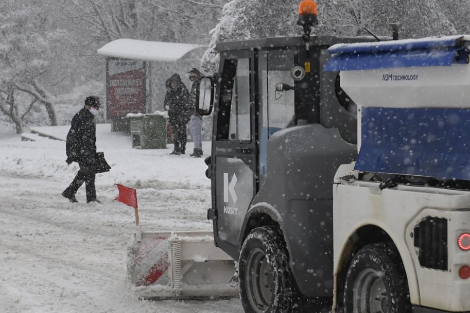 Ilustračný obrázok k článku Cestári v Košiciach sa nezastavia. V teréne je už všetka technika, FOTO