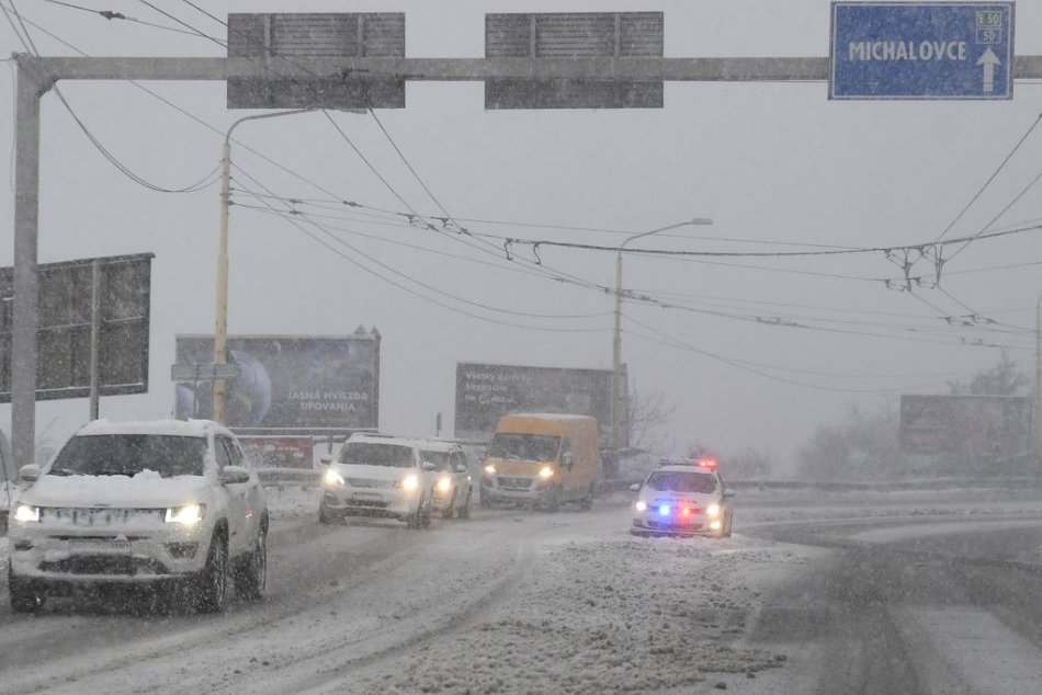 Ilustračný obrázok k článku Počasie si na Slovensku robí, čo chce: V Bratislave majú jar, na východe kalamitu! FOTO