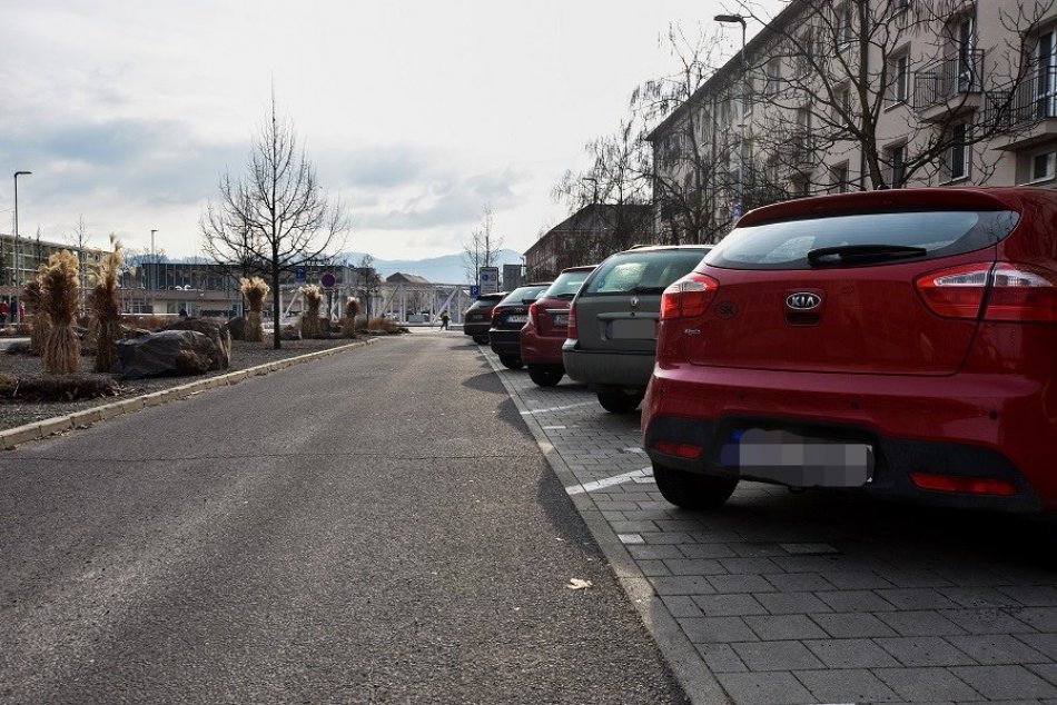 Ilustračný obrázok k článku Prievidzské sídlisko bude mať nové parkovacie možnosti: Koľko miest sa vybuduje?