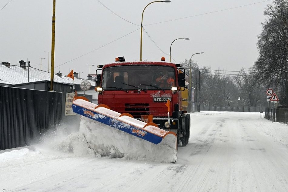 Ilustračný obrázok k článku Intenzívne sneženie v Prešove narobilo problémy, dopravu skomplikovalo v celom meste