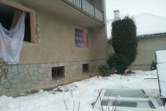 Ilustračný obrázok k článku Zásah hasičov pri Prešove: Mohutný výbuch plynu vyrazil okná domu a poškodil autá!