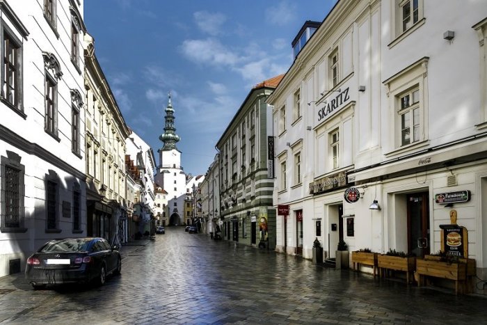 Ilustračný obrázok k článku Veľké porovnanie Prahy a Bratislavy: Slovenská metropola výrazne chudobnie