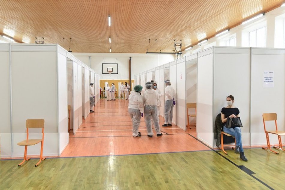 Ilustračný obrázok k článku Očkovanie učiteľov v Trnave odštartovalo: FOTO a VIDEO z veľkého vakcinačného centra