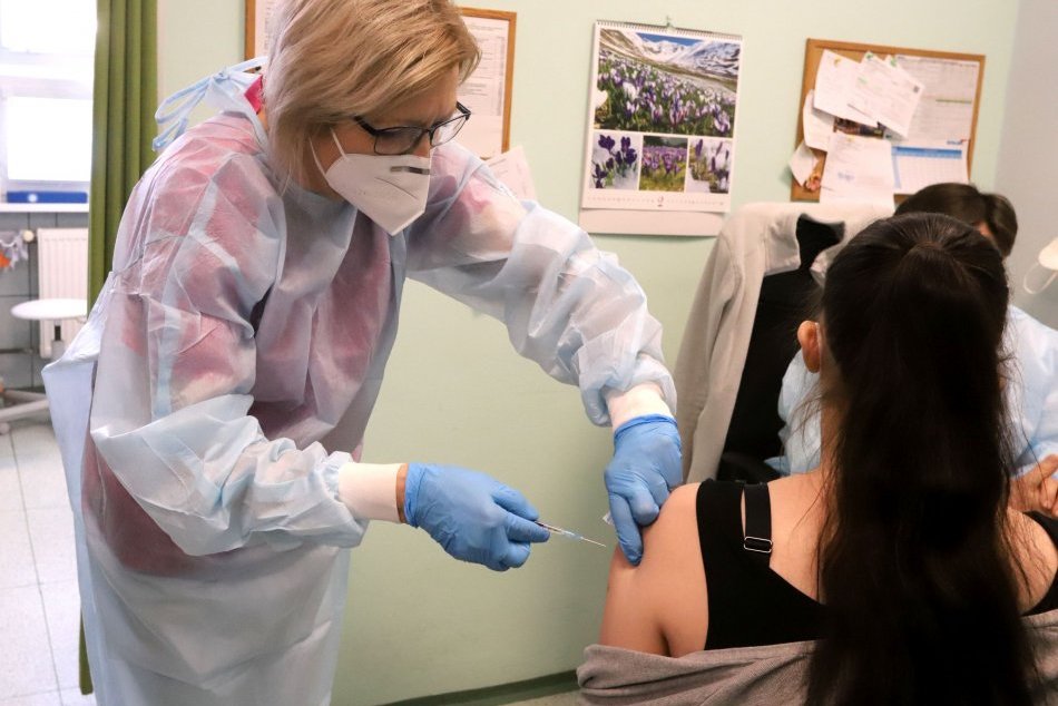 Ilustračný obrázok k článku Trnavský kraj napreduje v očkovaní: Vakcínu už dostali mnohí taxikári aj predavači