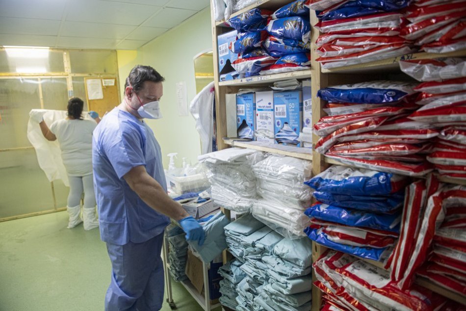 Ilustračný obrázok k článku Koľko COVID pacientov leží v nemocniciach v Trenčianskom kraji? Dáta po okresoch