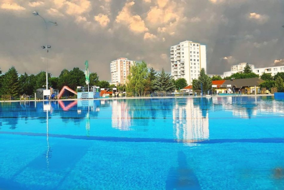 Ilustračný obrázok k článku Kúpalisko pripravujú na letnú sezónu: Do svojich radov hľadajú nového zamestnanca