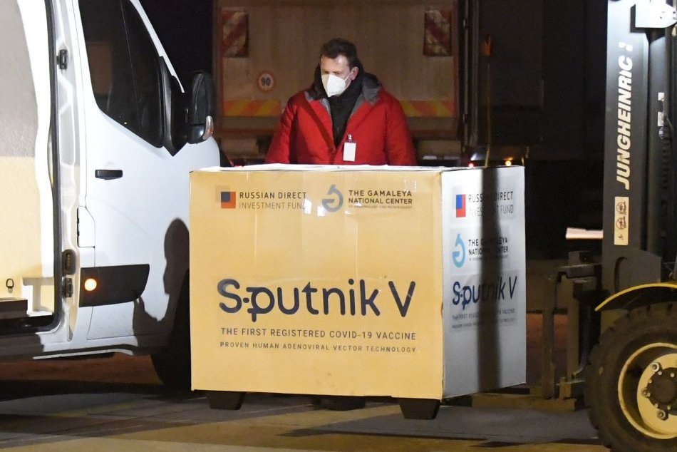 Ilustračný obrázok k článku Rusi si prídu pre Sputnik V na Slovensko: Vakcínu si odvezú na vlastnú kontrolu