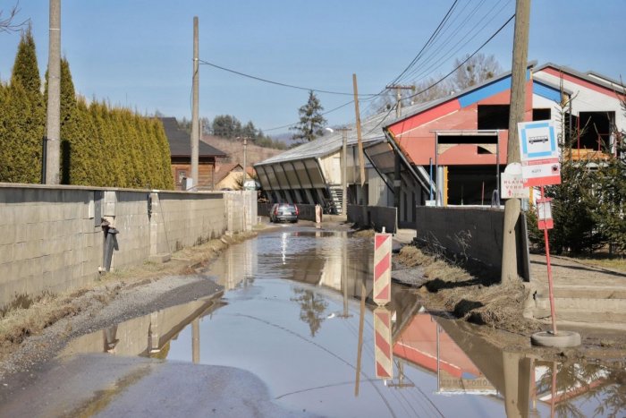 Ilustračný obrázok k článku Záplavám v Kútoch má byť KONIEC: Mesto konečne získalo podpis aj 53. vlastníka pozemku