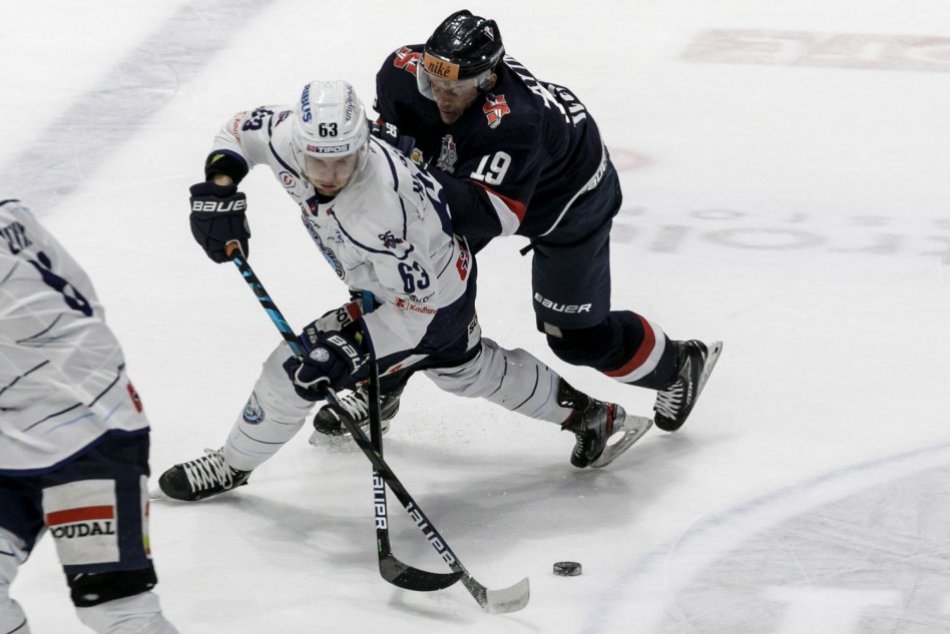 Ilustračný obrázok k článku Hokejisti Nitry získali cenný bod: Slovanu podľahli po samostatných nájazdoch, FOTO