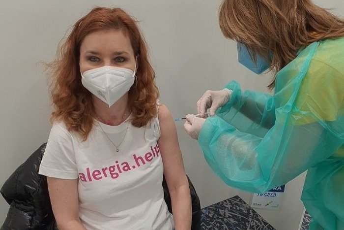 Ilustračný obrázok k článku Z prvej ruky: Zaočkovali ma v župnom očkovacom centre AstraZenecou. Ako to dopadlo?