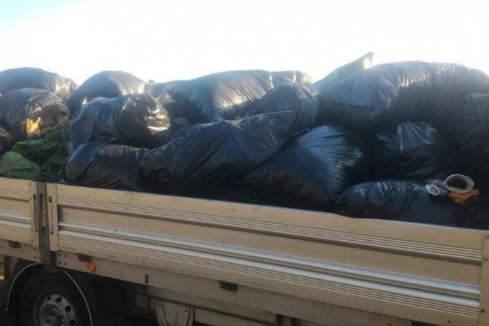 Ilustračný obrázok k článku Efektívna spolupráca s dobrovoľníkmi: Z okolia záhradiek vyzbierali 10 ton odpadu