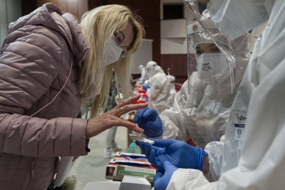 Ilustračný obrázok k článku V Lučenci hľadajú dobrovoľníkov na výskum protilátok na COVID-19: Ako sa môžu prihlásiť?