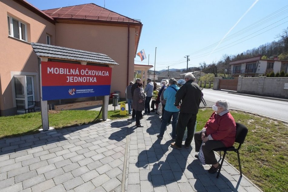 Ilustračný obrázok k článku Očkovací autobus dorazil do Banskej Belej: Záujem je dvakrát vyšší, než sa čakalo, FOTO