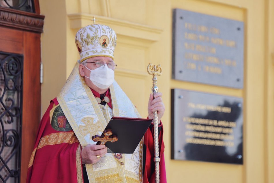 Ilustračný obrázok k článku Nové správy o zdravotnom stave arcibiskupa Babjaka: Ako je na tom po pozitívnom teste?