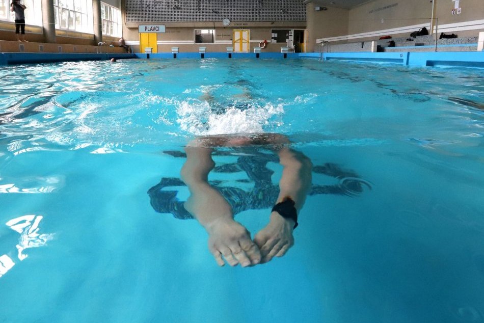 Ilustračný obrázok k článku Chcete si počas PRÁZDNIN zaplávať? ROZPIS otváracích hodín mestských kúpeľov