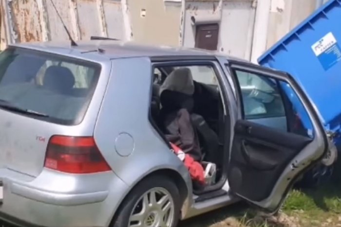 Ilustračný obrázok k článku Policajná naháňačka pri Trnave: Muž si užíval slobodu, aj keď mal byť v Leopoldove