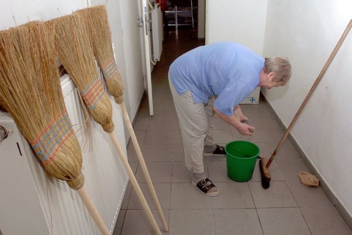Ilustračný obrázok k článku Bystrica zverejnila pracovné ponuky: KOĽKO ponúka upratovačke či sanitárovi?
