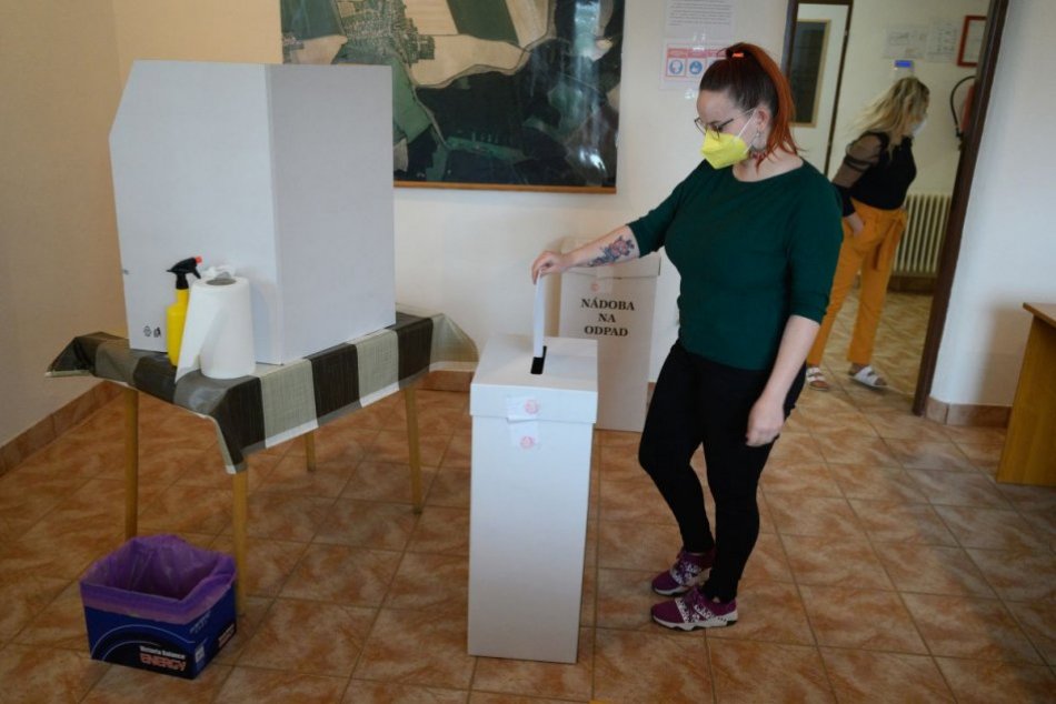 Ilustračný obrázok k článku Neďaleko Topoľčian išli opäť k urnám: V TEJTO obci si volili dvoch poslancov