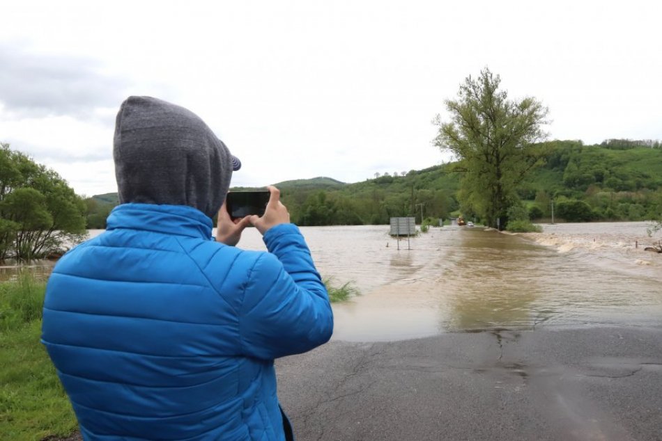 Ilustračný obrázok k článku V okrese Bánovce nad Bebravou môže vzniknúť povodeň z trvalých dažďov