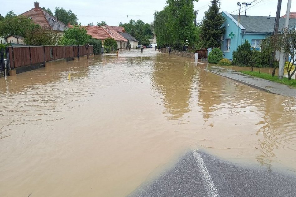 Ilustračný obrázok k článku Klátova Nová Ves ráta škody: Obec zasiahla prívalová vlna, voda zaplavila domy