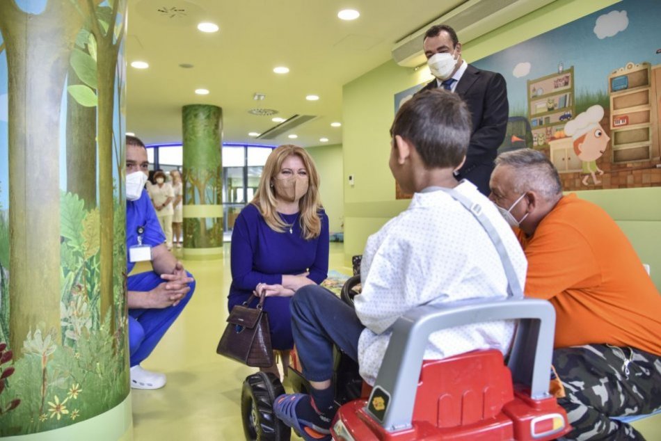 Ilustračný obrázok k článku Čaputová na návšteve v NÚSCH: Pozrela si nové detské kardiocentrum, FOTO