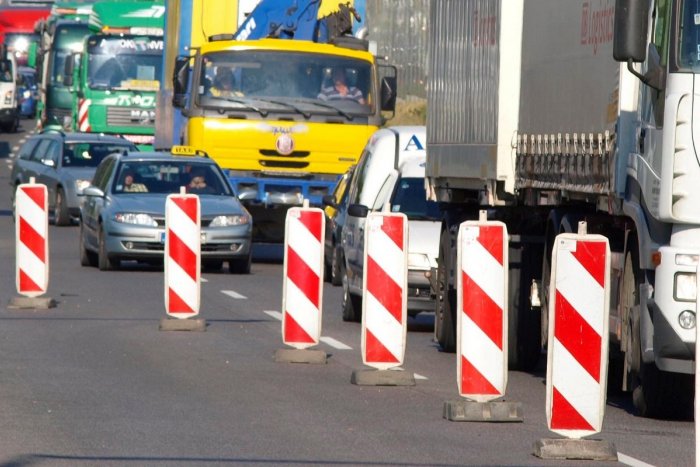 Ilustračný obrázok k článku Most v Brezne pre rekonštrukciu uzatvoria: Vodičov čakajú obmedzenia